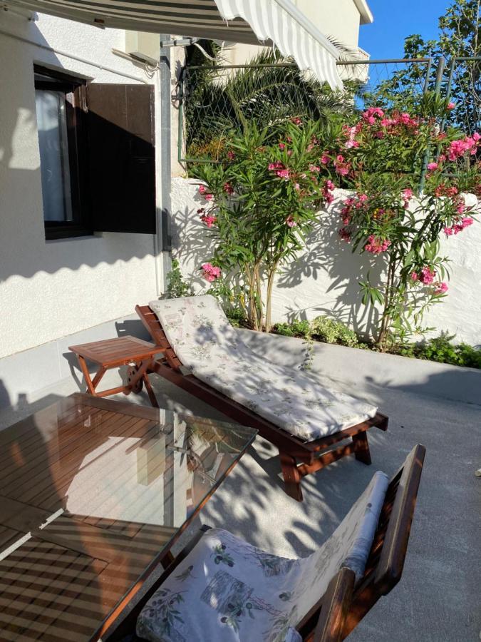 Sara Apartments Baška Voda Esterno foto