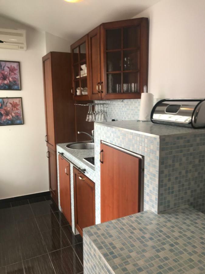 Sara Apartments Baška Voda Esterno foto